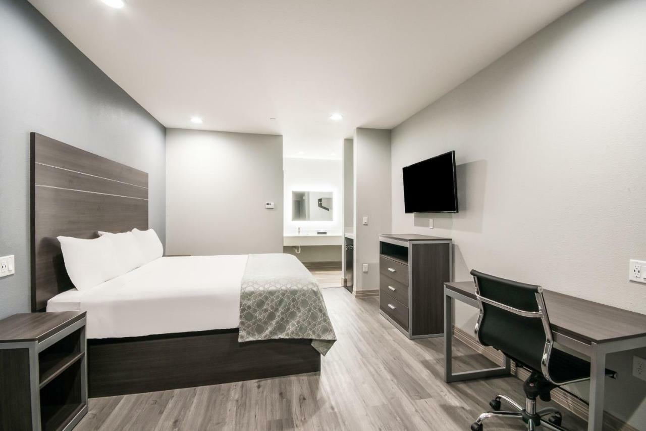Americas Best Value Inn & Suites Ne Houston Downtown I-610 Esterno foto
