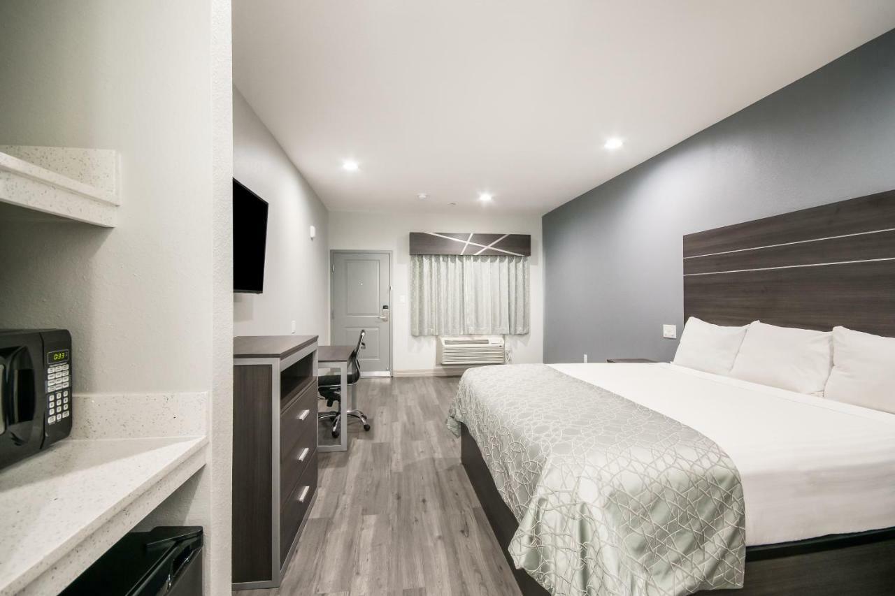 Americas Best Value Inn & Suites Ne Houston Downtown I-610 Esterno foto