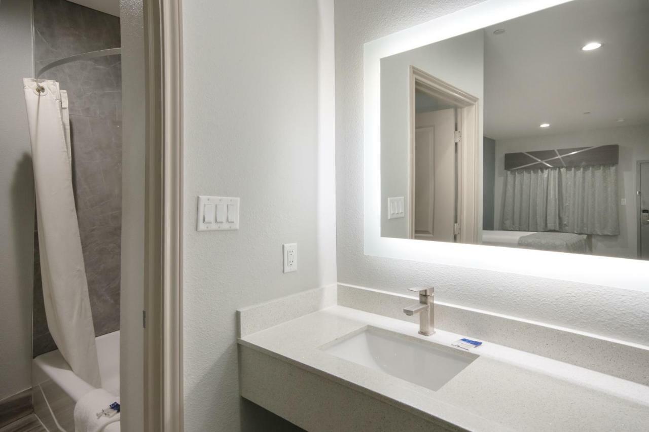 Americas Best Value Inn & Suites Ne Houston Downtown I-610 Esterno foto